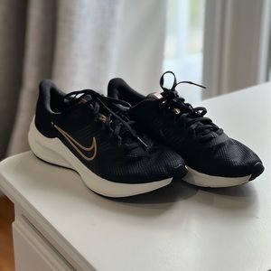 Nike Downshifter! Black and gold. Size 6.5!